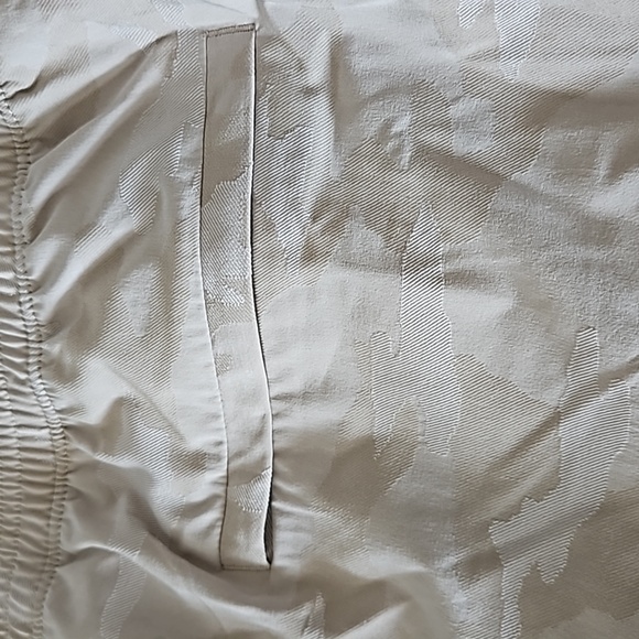 NWT Athleta Brooklyn Camo Joggers size 24 - Picture 4 of 13